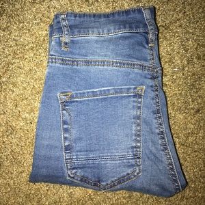 Kendall and Kylie high waisted jeans!